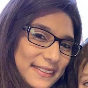 Meet your Posher, Zina